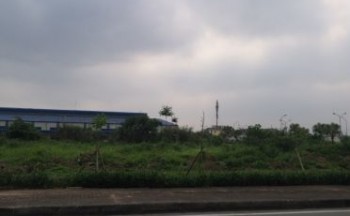 Cho thuê 5600m2 đất làm bãi xe trong KCN Đài Tư, Long Biên, HN